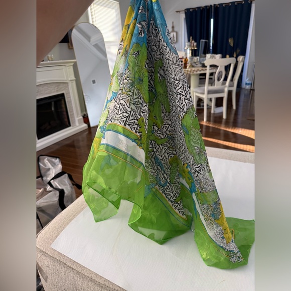 Vibrant Green and Blue Floral Wrap - Picture 8 of 8